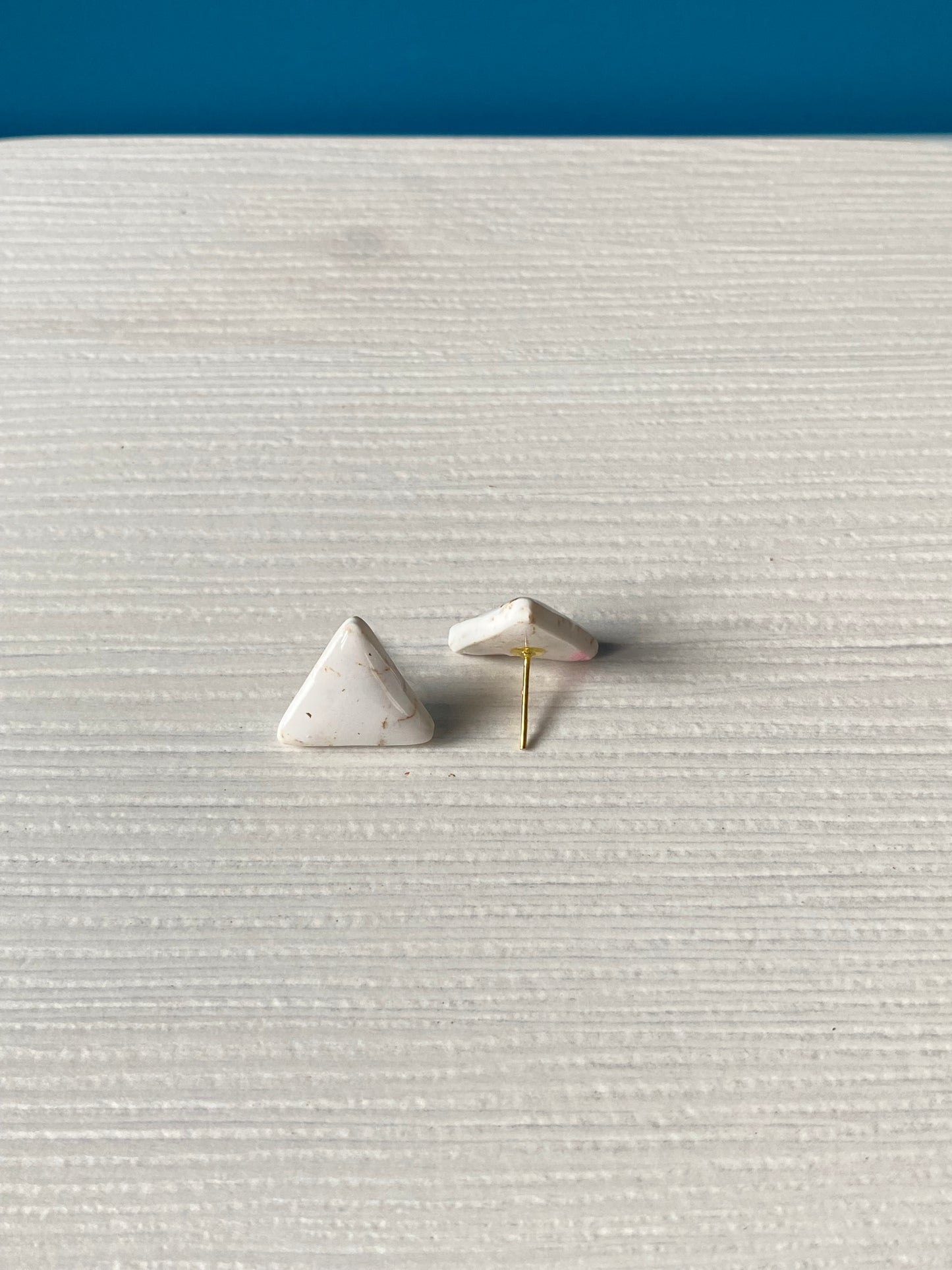 Orecchini LOBO TRIANGOLO BIANCO