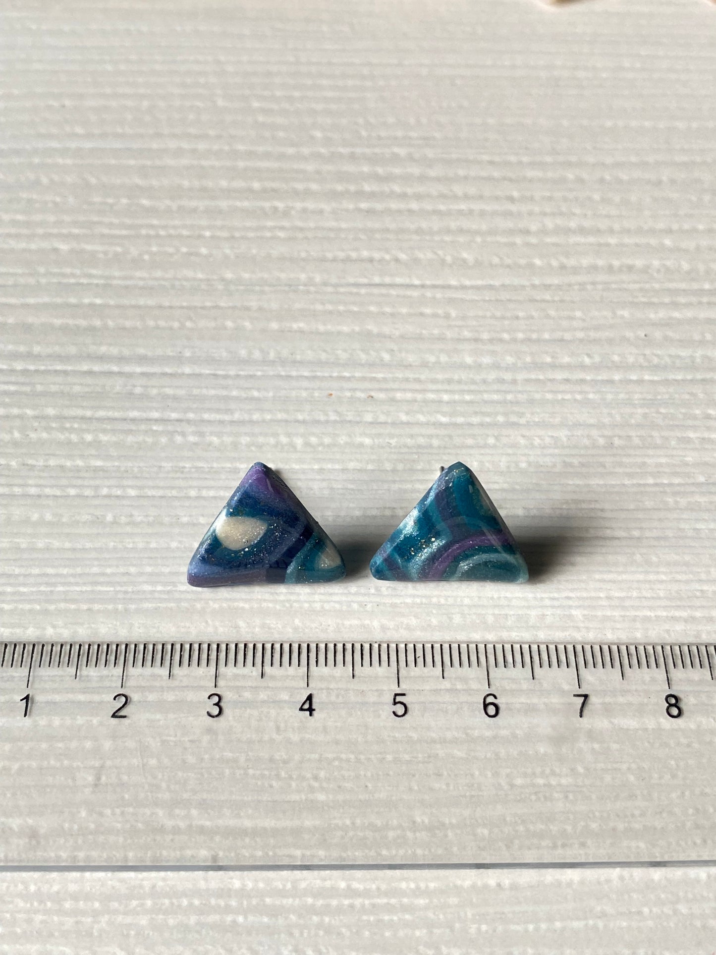 Orecchini LOBO TRIANGOLO VIOLET